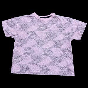 👣 5/$25 - Salmon/Black Geometric Print Tee w/ Pocket Detail